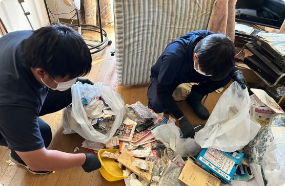 分別中のスタッフ